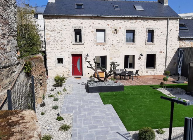 Transformation complète d'un jardin de ville